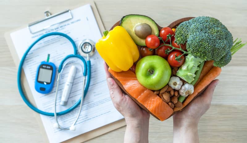 alimentación saludable para mantener controlados los niveles de colesterol bueno y malo