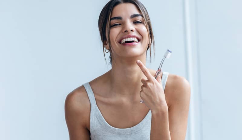 Mantener una buena higiene bucal es esencial para prevenir la formación de sarro dental.