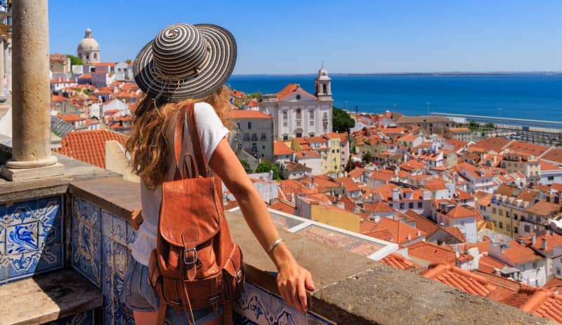 Viajar promueve el crecimiento personal, uno de los grandes beneficios de viajar.