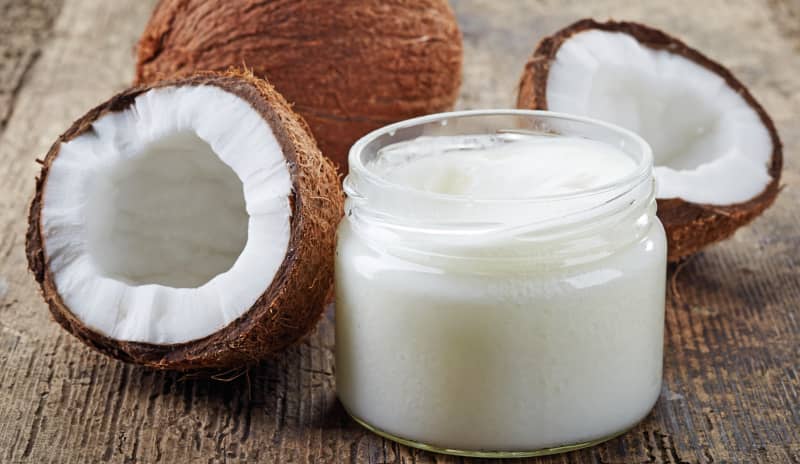 beneficios del aceite de coco en ayunas