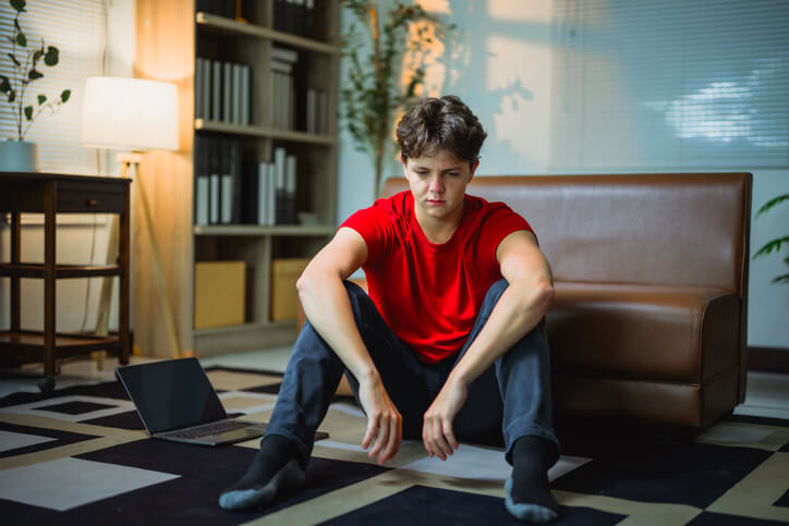 aislamiento social de adolescentes