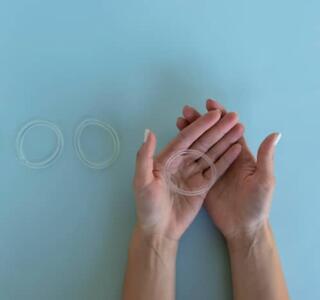 Cómo es el anillo anticonceptivo