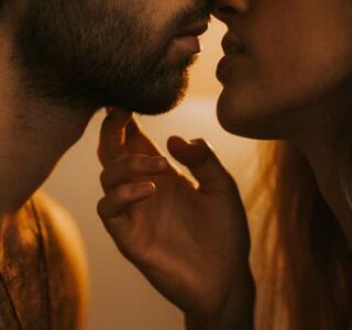 La libido femenina es un sentimiento interior que tiene relación con complejos sistemas hormonales.