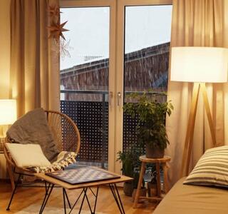 Hygge, que es: se refiere a la forma de vivir disfrutando del momento presente.