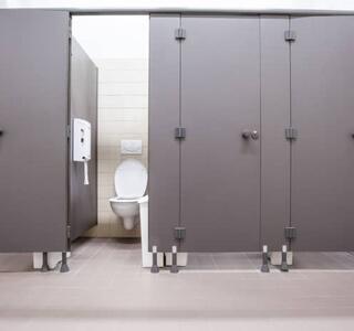 ¿La cistitis se contagia en los baños públicos?