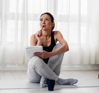 Los propósitos de año nuevo ayudan a mejorar el bienestar personal con pequeños cambios.