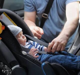 Las sillas a contramarcha protegen mejor a los niños en caso de impacto frontal.