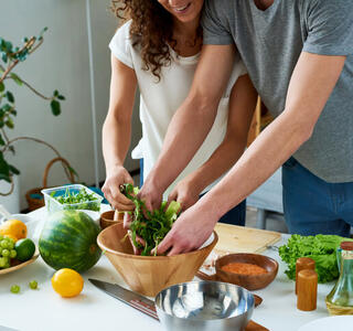 mezclar fruta con otros alimentos