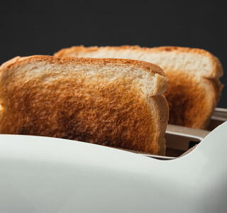 acrilamida en el pan tostado quemado