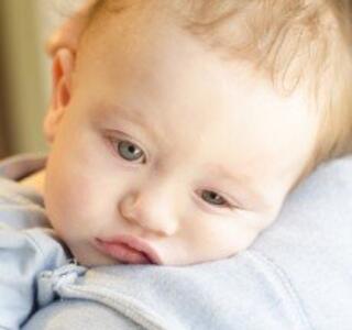 por que vomitan los ninos