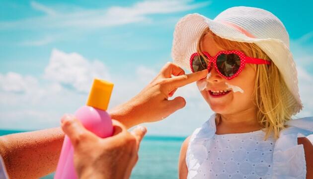 Lentes con protección solar 360°, para utilizar sobre lentes de aumento.