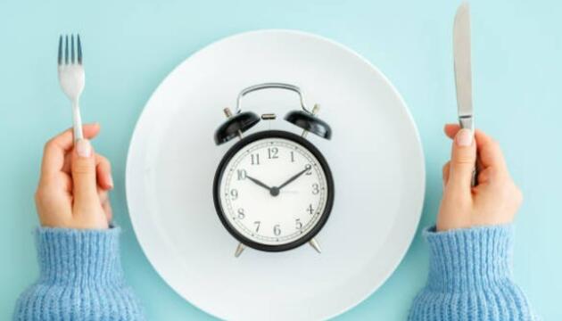 ¿Por qué no se debe comer ni beber antes de una operación quirúrgica?