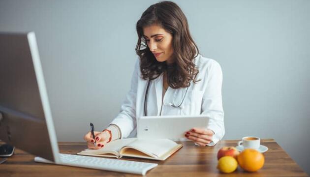 nutricionista-online-trabajando