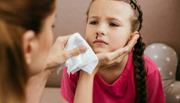 El sangrado nasal es común en niños durante los cambios estacionales