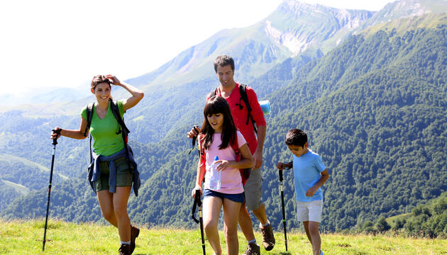 Hacer deporte en familia en la montaña deporte en familia