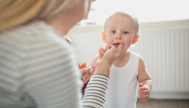 ¿Cuándo salen los dientes de leche? ¿Cuándo salen los dientes de leche?