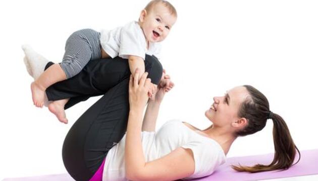 Recuperar la figura después del parto. Fitness pre y postparto con Mamifit gimnasia con bebé