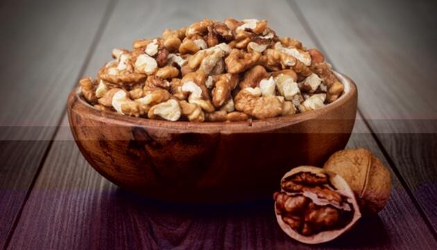 La cesta de la compra en enero nueces cortadas