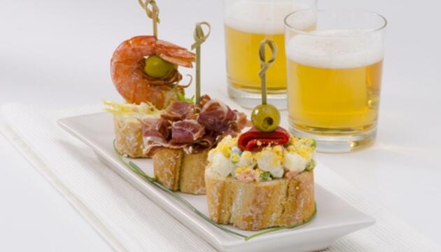 cerveza y tapa cerveza y tapa