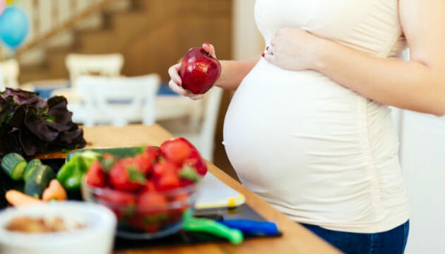 Lavar la fruta en el embarazo