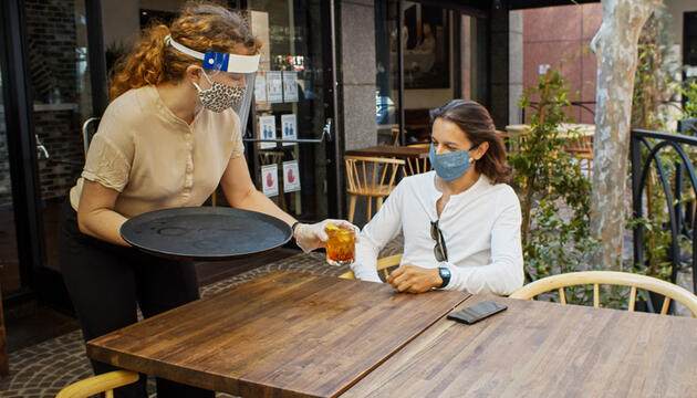 Consejos para evitar contagios en restaurantes y terrazas Recomendaciones en bares y restaurantes