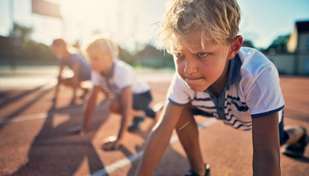 Mantenga los Deportes para Niños Seguros y Saludables